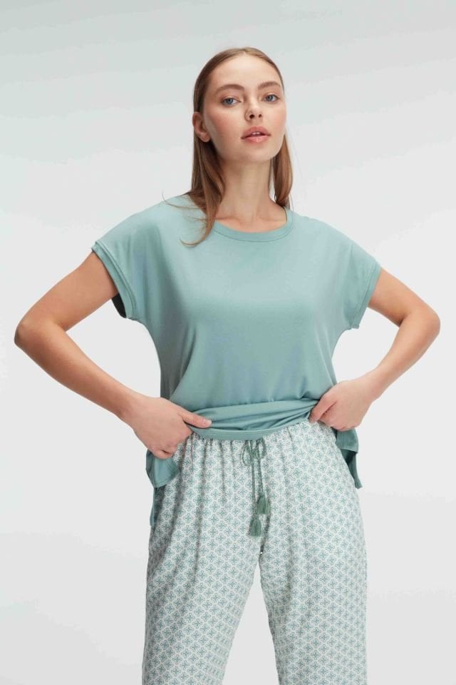 Anıl 9919 Kısa Kol Bisiklet Yaka Kadın Viskon Çiçek Desenli Yazlık Örme Normal Bel Pijama Takımı