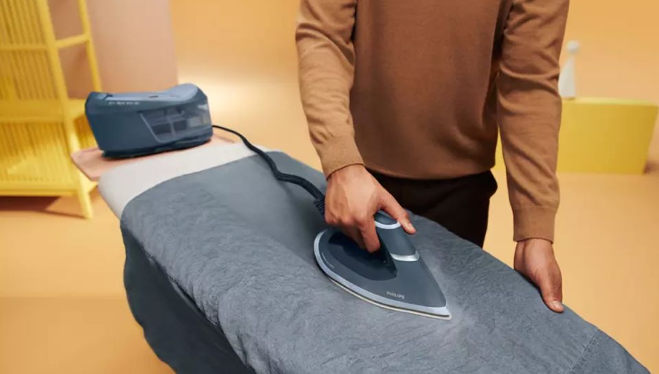 Philips PSG6042/20 Perfectcare 6000 Serisi 2400 W Buhar Kazanlı Ütü