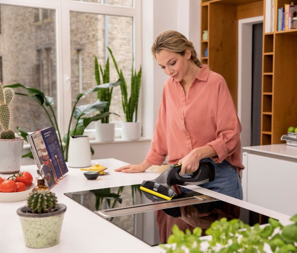 Karcher WV 5 Plus N Black Edition Cam Temizleme Makinesi