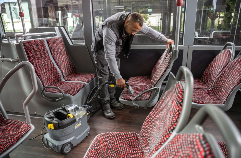 Karcher Puzzi 8/1 C Halı Yıkama Makinesi