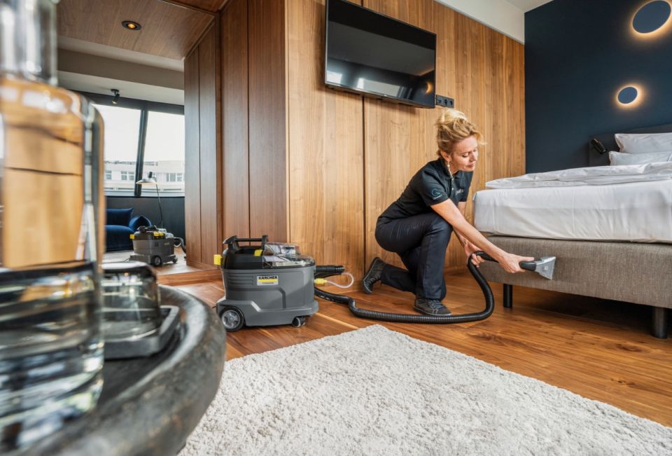 Karcher Puzzi 8/1 C Halı Yıkama Makinesi