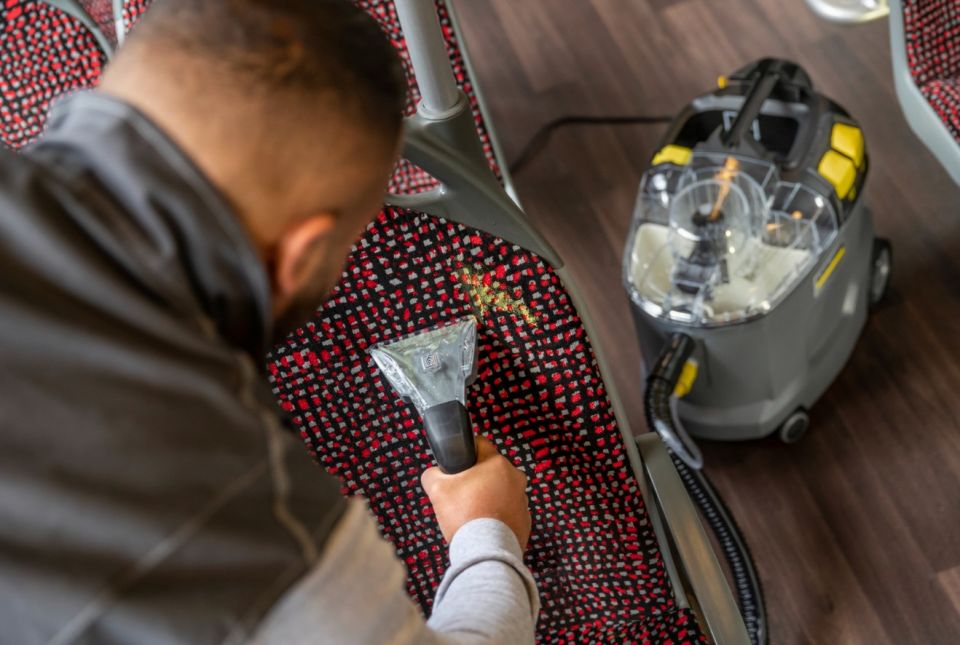 Karcher Puzzi 8/1 C Halı Yıkama Makinesi