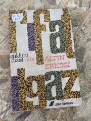 Rifat Ilgaz Güldürü Dizisi BİR ALTIN EKİCİSİ