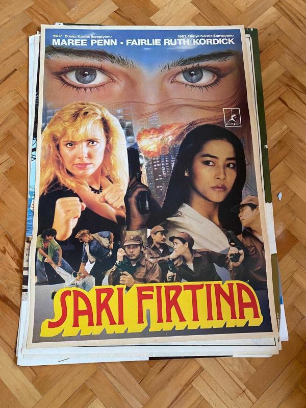 SARI FIRTINA Film Afişi | 1987 Dünya Karete Şampiyonu Maree Penn 1982 Dünya Karete Şampiyonu Fairlie Ruth Kordick