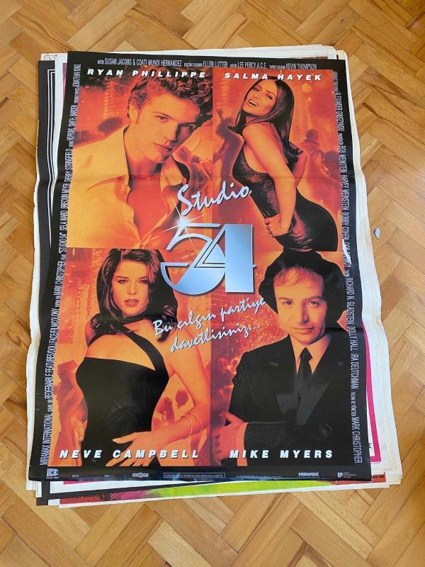 STUDIO 54 FİLMİNİN AFİŞİ OYNAYANLAR: RYAN PHILLIPPE, SALMA HAYEK, NEVE CAMPBELL, MIKE MYERS