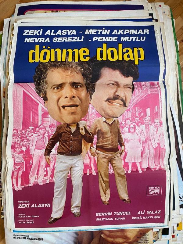 DÖNME DOLAP FİLMİNİN AFİŞİ OYNAYANLAR: ZEKİ ALASYA, METİN AKPINAR, NEVRA SEREZLİ, PEMBE MUTLU
