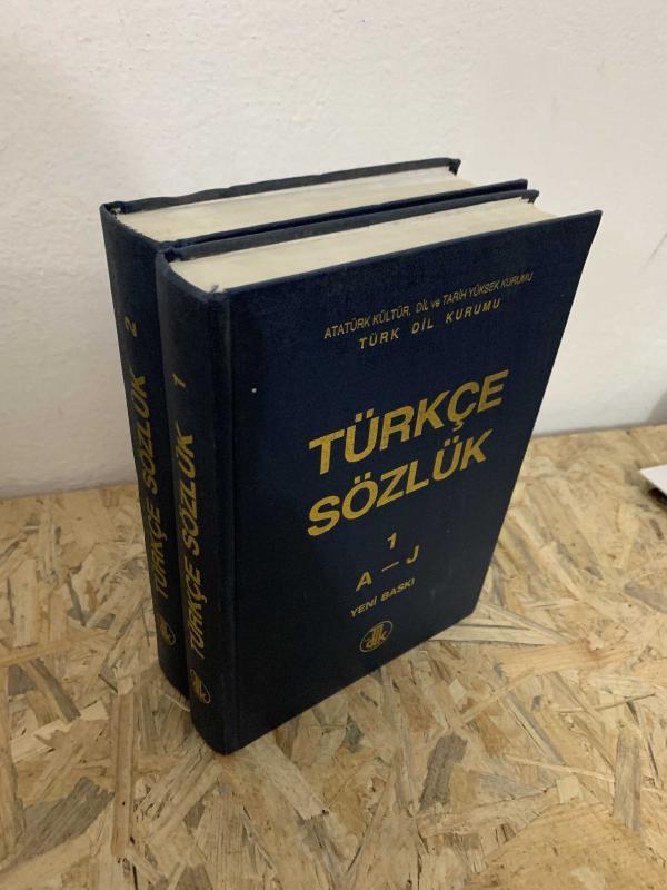 TÜRKÇE SÖZLÜK ( İKİ CİLT TAKIM)