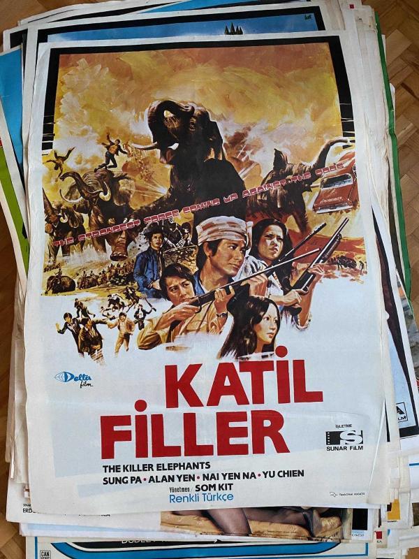 KATİL FİLLER FİLMİNİN AFİŞİ-SUNG PA, ALAN YEN