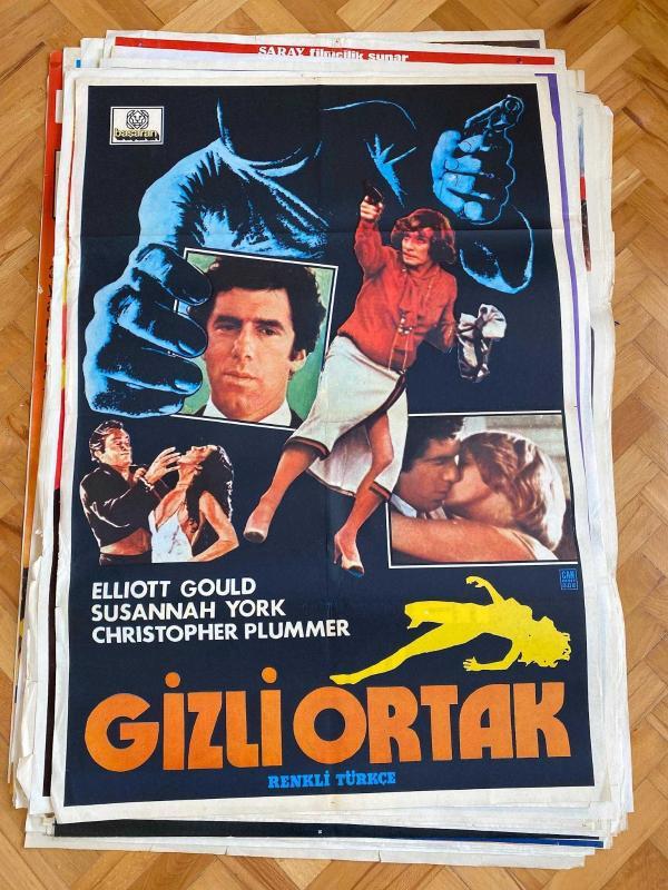 GİZLİ ORTAK FİLMİNİN AFİŞİ - ELLIOTT GOULD, SUSANNAH YORK, CHRISTOPHER PLUMMER