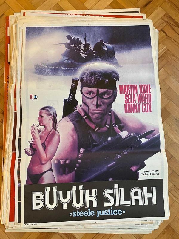 BÜYÜK SİLAH FİLMİNİN AFİŞİ - MARTIN KOVE