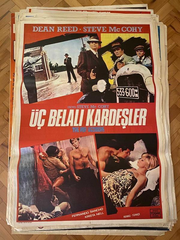 ÜÇ BELALI KARDEŞLER FİLMİNİN AFİŞİ OYNAYANLAR: DEAN REED, STEVE McCOHY, FERNANDO SANCHO, KRISTA NELL YÖNETMEN: IGNACIO F. IQUINO