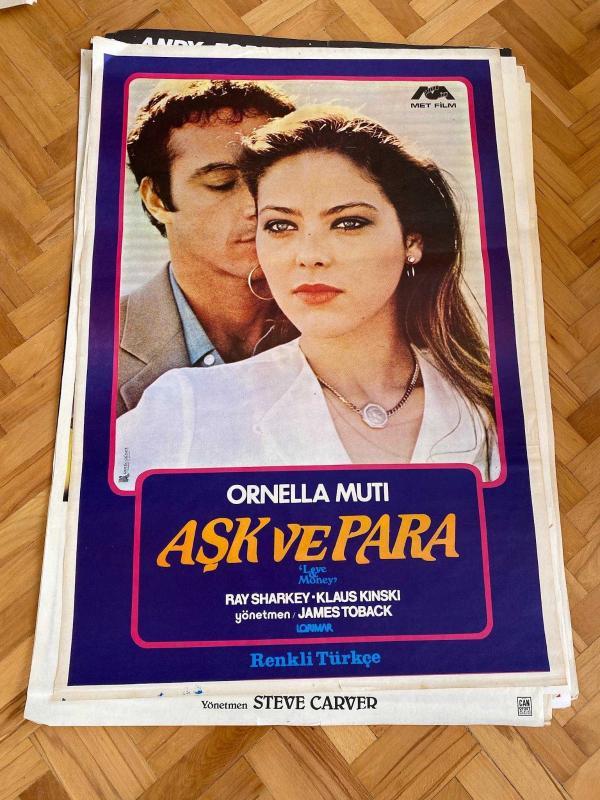AŞK VE PARA FİLMİNİN AFİŞİ OYNAYANLAR: ORNELLA MUTI, RAY SHARKEY, KLAUS KINSKI YÖNETMEN: JAMES TOBACK