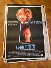 PASİFİK TEPELERİ FİLMİNİN AFİŞİ OYNAYANLAR: MELANIE GRIFFTH, MATTHEW MODINE, MICHAEL KEATON YÖNETMEN: JOHN SCHLESINGER