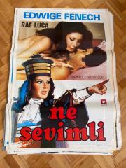 NE SEVİMLİ FİLMİNİN AFİŞİ OYNAYANLAR: EDWIGE FENECH, RAF LUCA