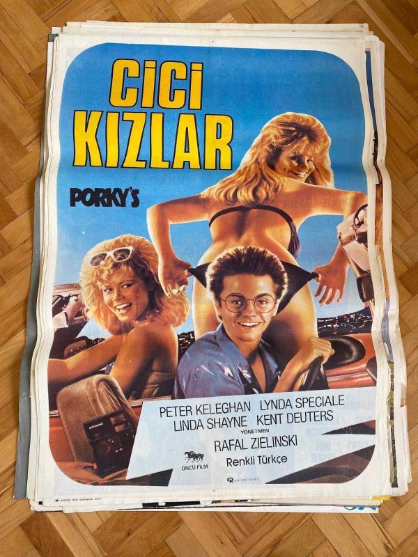 CİCİ KIZLAR Porky's FİLMİNİN AFİŞİ OYNAYANLAR: PETER KELEGHAN, LYNDA SPECIALE, LINDA SHAYNE, KENT DEUTERS YÖNETMEN: RAFAL ZIELINSKI