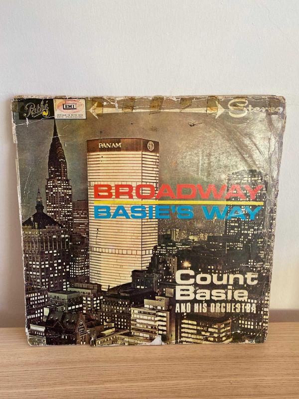 Count Basie And His Orchestra - Broadway Basie's...Way | Pathé - SCOM 107 Türkiye Baskı | Jazz, Big Band | Kapak Yorgun Plak Yepyeni | Alameti Farika