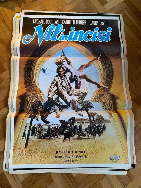 Nil'in İncisi - Jewel of the Nile Film Afişi | Michael Douglas, Kathleen Turner, Danny DeVito 1985
