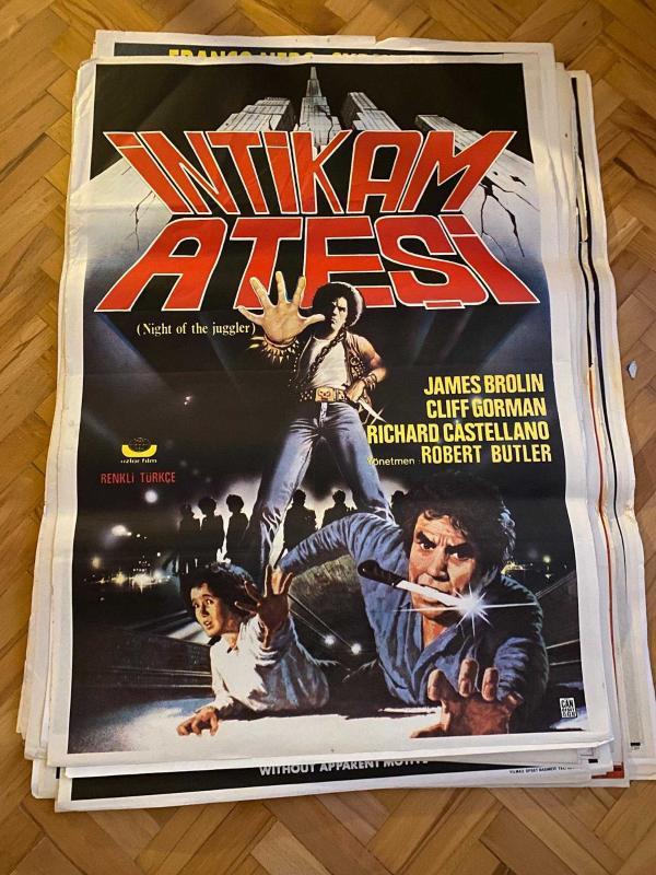 İNTİKAM ATEŞİ - Night of the Juggler FİLMİNİN AFİŞİ OYUNCULAR: JAMES BROLIN, CLIFF GORMAN, RICHARD CASTELLANO YÖNETMEN: ROBERT BUTLER
