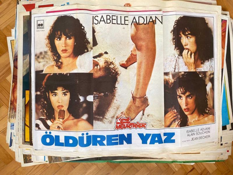 ÖLDÜREN YAZ FİLMİNİN AFİŞİ OYNAYANLAR: ISABELLE ADJANI, ALAIN SOUCHON, SUZANNE FLON YÖNETMEN: JEAN BECKER