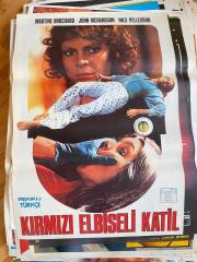 KIRMIZI ELBİSELİ KATİL Film Afişi | MARTINE BROCHARD, JOHN RICHARDSON INES PELLEGRINI