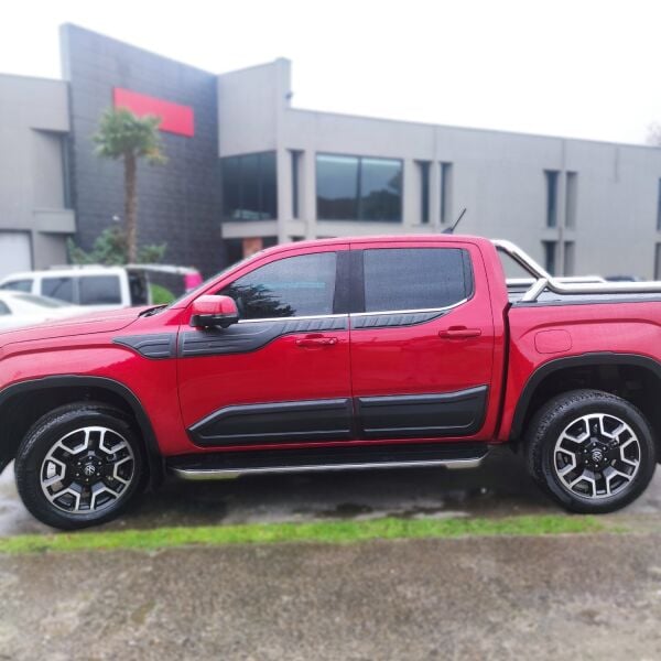 AMAROK ARACA ÖZEL YARASA KAPI KAPLAMA 2023 2024 2025 2026