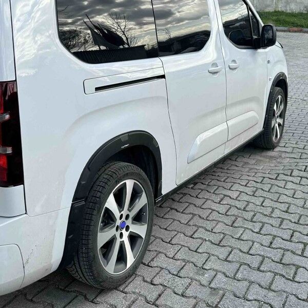 TOYOTA PROACE CİTY ARACA ÖZEL ÇAMURLUK DODİK 8 PARÇA 2021 2022 2023 2024 2025