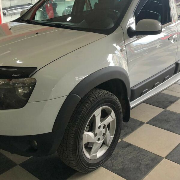 Dacia Duster Çamurluk Dodik 2010 2011 2012 2013 2014 2015 2016 2017  Yılı Arası 8 Parça