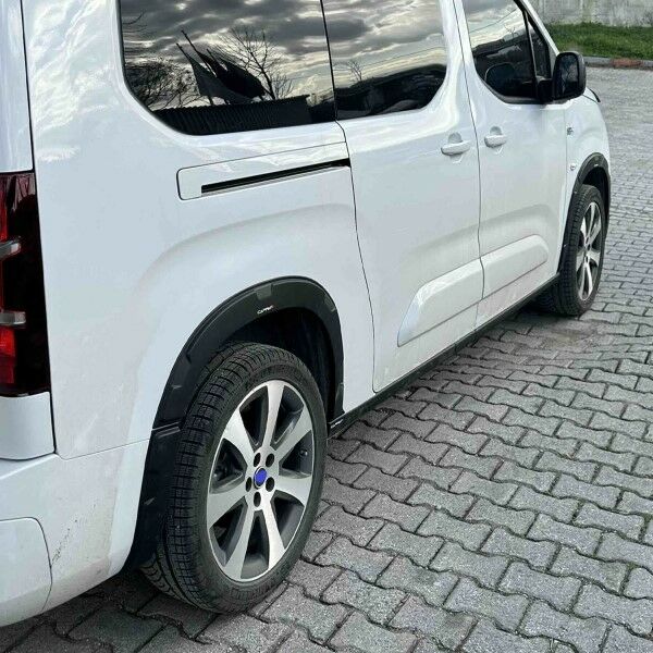 TOYOTA PROACE CİTY ARACA ÖZEL ÇAMURLUK DODİK 8 PARÇA 2021 2022 2023 2024 2025