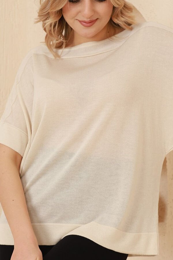 Kadın Ekru Kayık Yaka Oversize İnce Triko Bluz