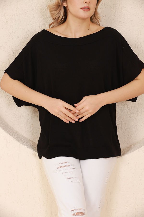 Kadın Siyah Kayık Yaka Oversize İnce Triko Bluz