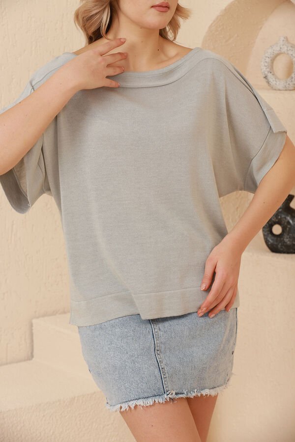 Kadın Gri Kayık Yaka Oversize İnce Triko Bluz