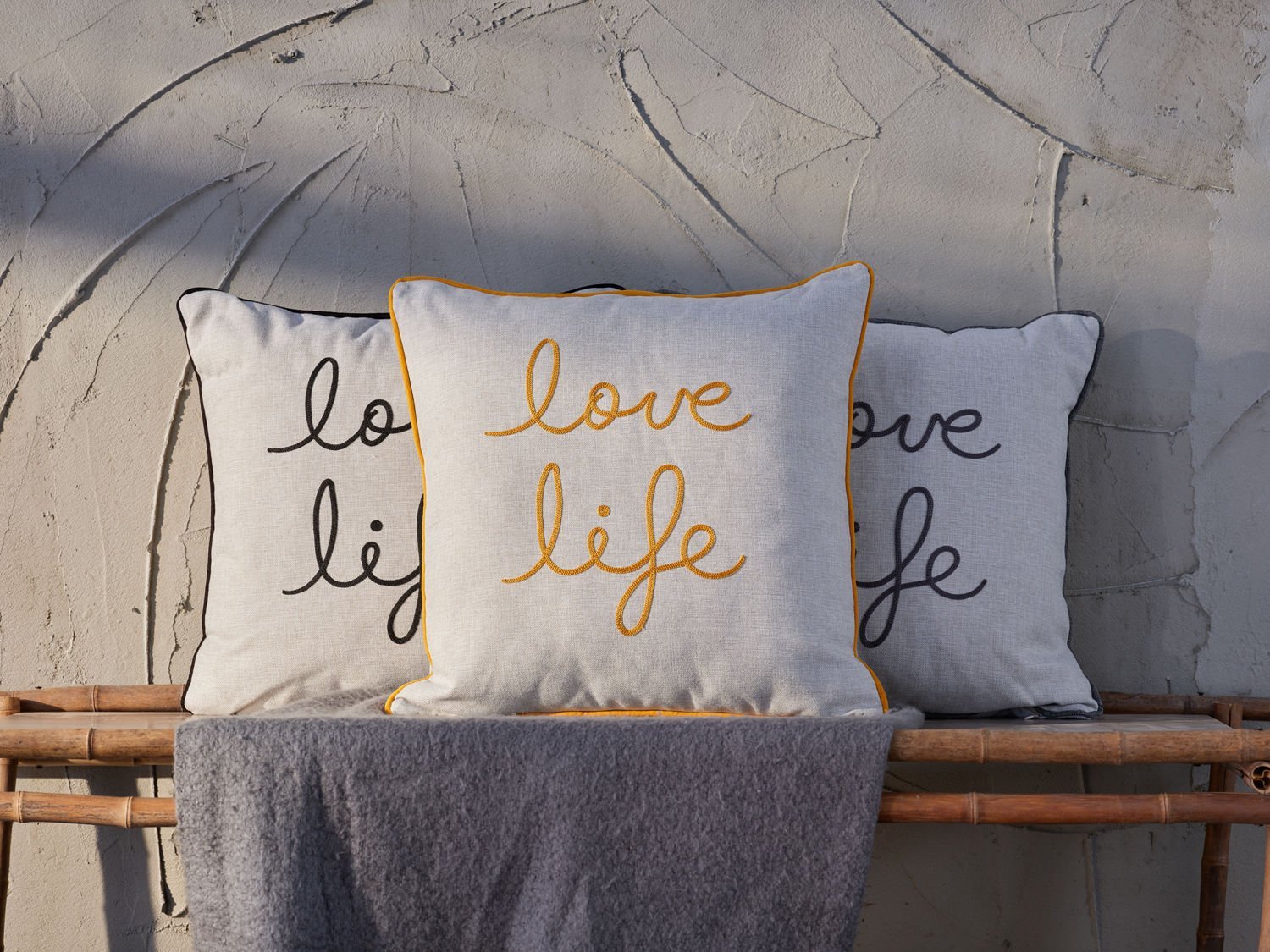 Love Life Kırlent 50 x 50 - Siyah