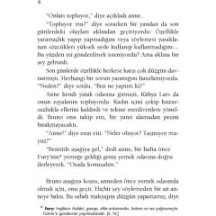 Çizgili Pijamalı Çocuk-