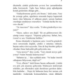 Çizgili Pijamalı Çocuk-