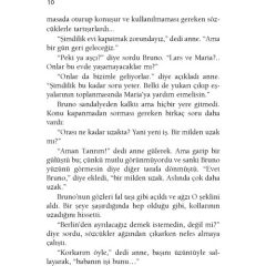 Çizgili Pijamalı Çocuk-