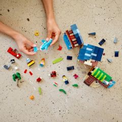 LEGO® Creator 3’ü 1 Arada Sörfçü Plaj Evi 31118