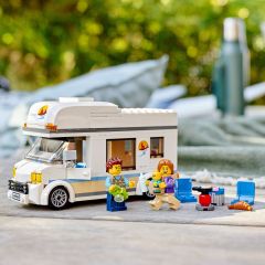 LEGO® City Tatilci Karavanı 60283