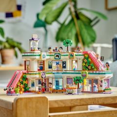 LEGO® Friends Heartlake City Alışveriş Merkezi 42604
