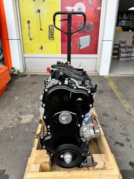 Komple Motor Trafic 1.6 dci R9M Enjektör, Pompa, Yağ Soğutucu Üzerinde, Turbo Yok 8201532500