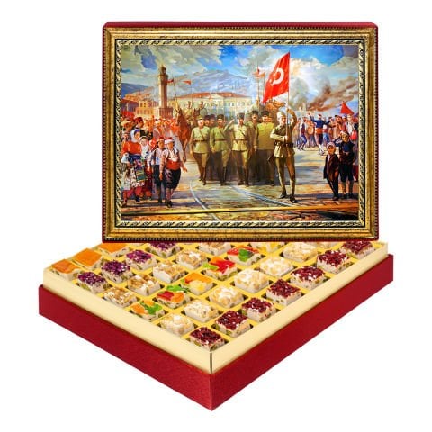 Atatürk’ün İzmir’e Girişi   Çerçeveli Tablo Kutuda Çerezli Nugat