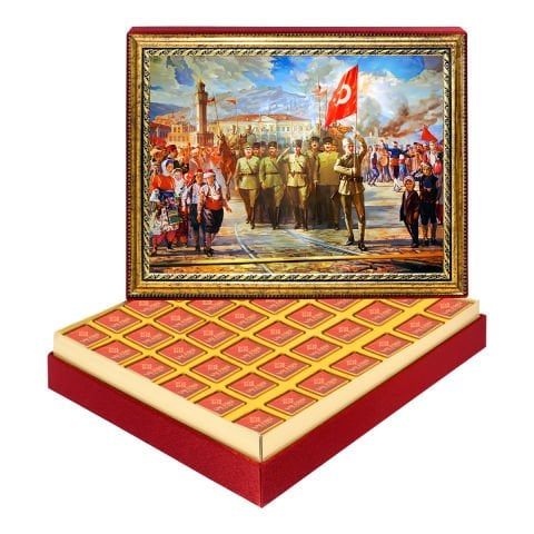 Atatürk'ün İzmir'e Girişi Çerçeveli Tablo Kutuda Logolu Çikolata