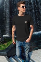 Balık Burcu Renkli Sembol Göğüs Logolu Siyah T-Shirt
