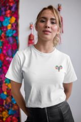 Koç Burcu Renkli Sembol Göğüs Logolu Beyaz T-Shirt