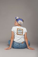 Life Happens Coffee Helps Beyaz T-Shirt