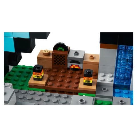 LEGO Minecraft Kılıç Üssü 21244