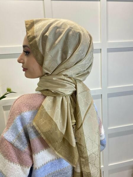 Hint İpek Üçgen Monogram  Şal 00445 BEJ CAMEL