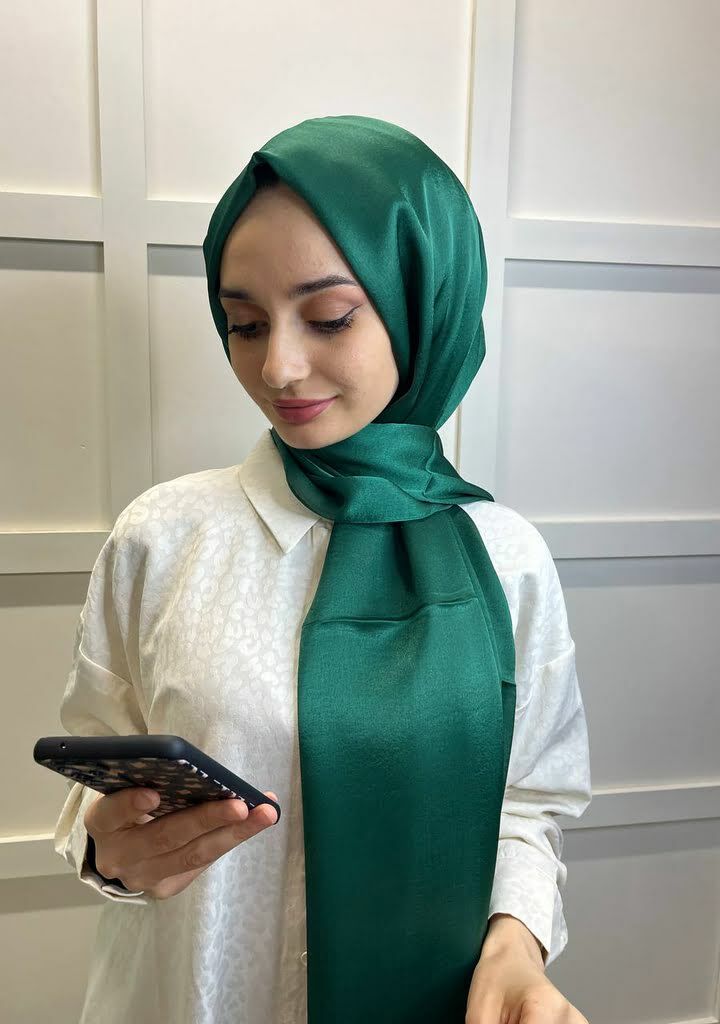 Madame Polo Janjan, Chiffon Shawl with Janjan 00823 PINE