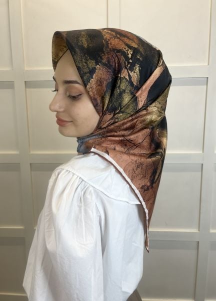 Quare Çiçek Desenli Rayon Eşarp 10701 KİREMİT
