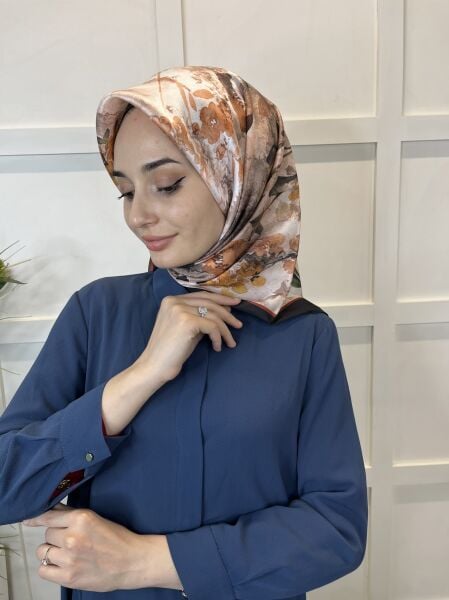 Quare Crystal Scarf, Flower Patterned 01069 TILE