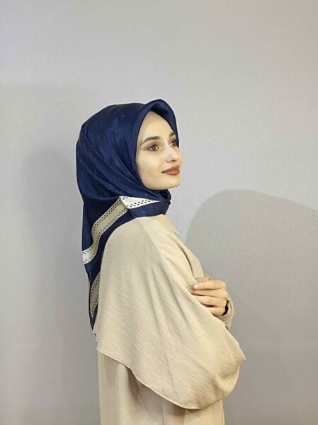 Aker Sezonsuz (Tek Renk) Sura Krep Saten 90x90cm İpek Eşarp 00275 LACİVERT